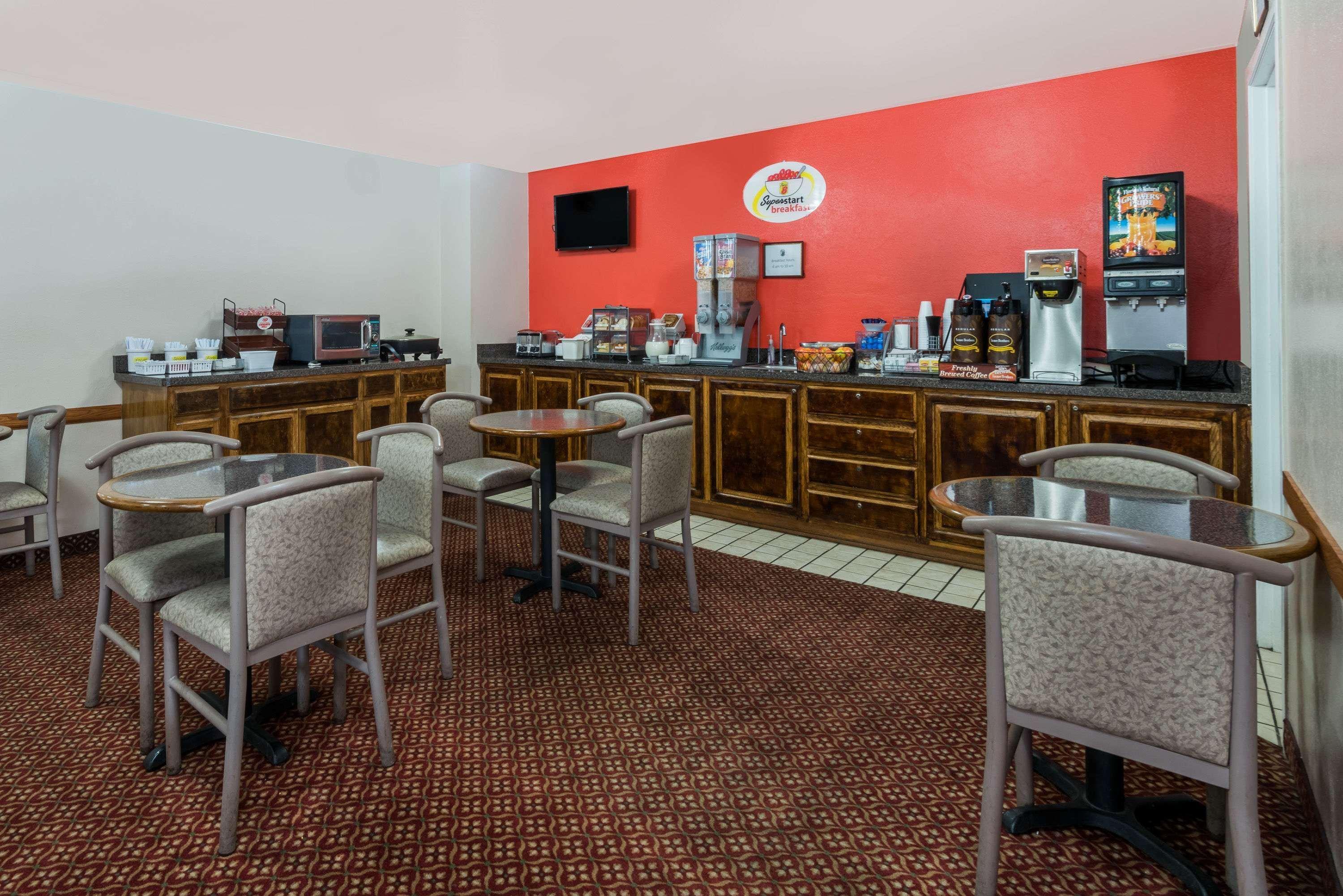 Super 8 By Wyndham Fernley Hotel Екстериор снимка
