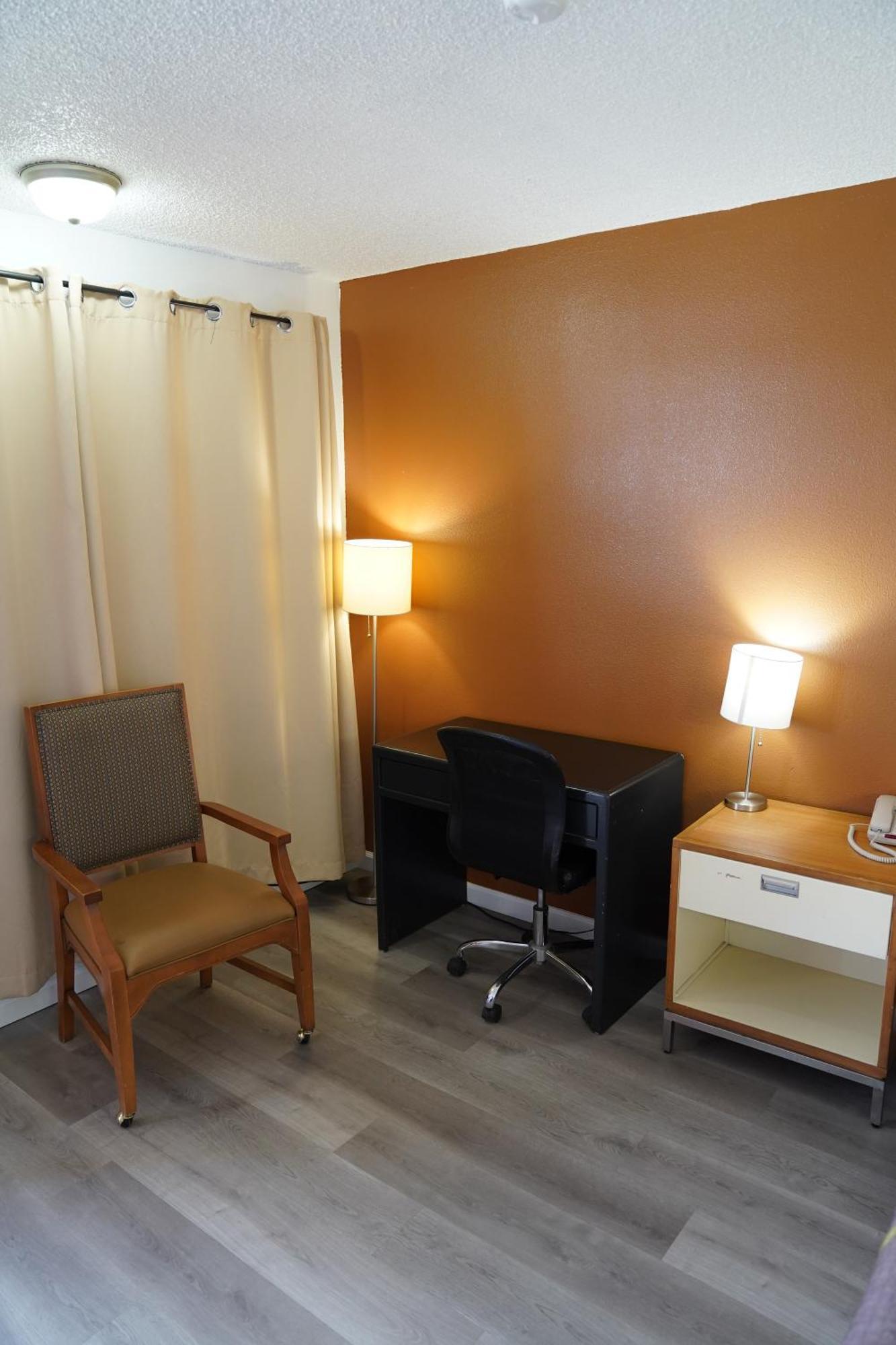 Super 8 By Wyndham Fernley Hotel Екстериор снимка